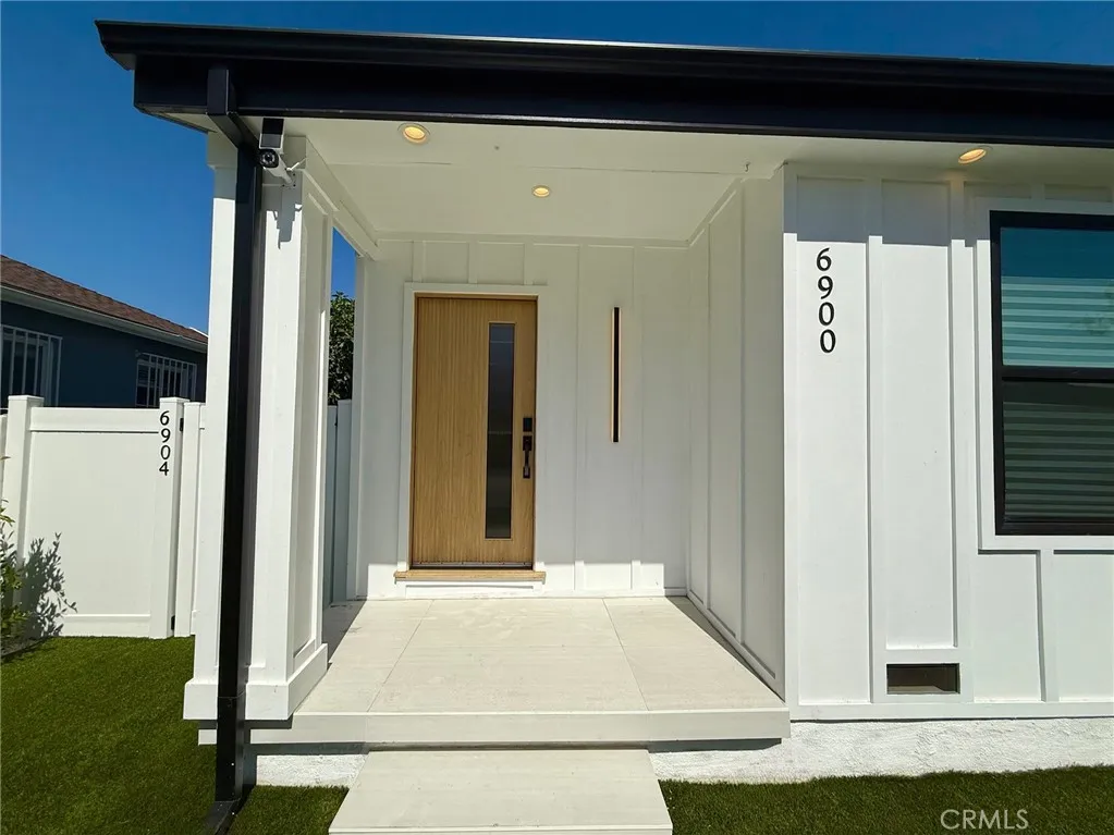 6904 Corbin Avenue, Reseda, California 91335 home-pic-51